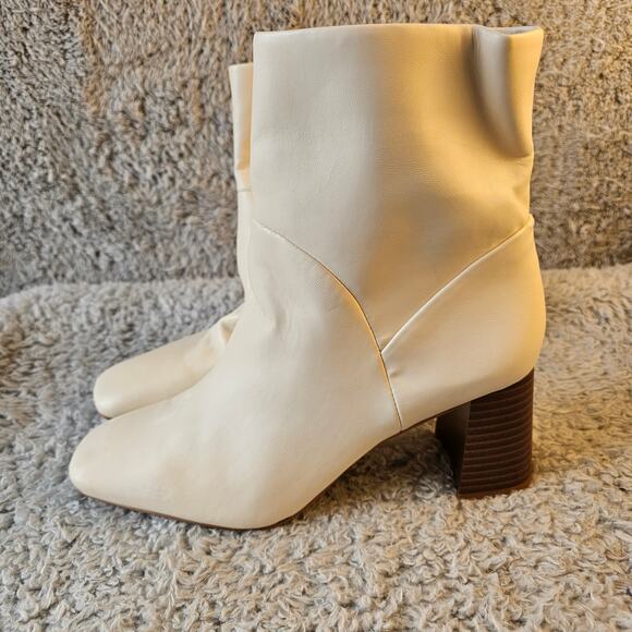 NEW Nordstrom Rack‎ Women's NAJA Square Toe Ankle Heeled Bootie Size 9.5M Ivory - Picture 2 of 7